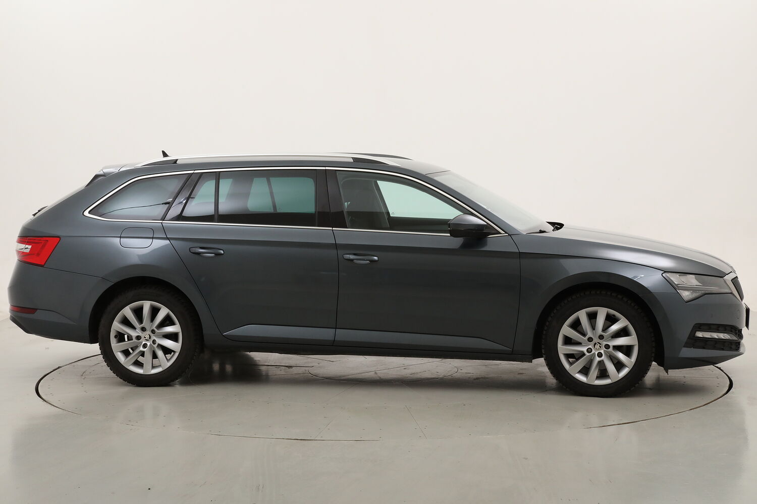 Skoda Superb Wagon Executive DSG usata del 2020 con 113.688 km