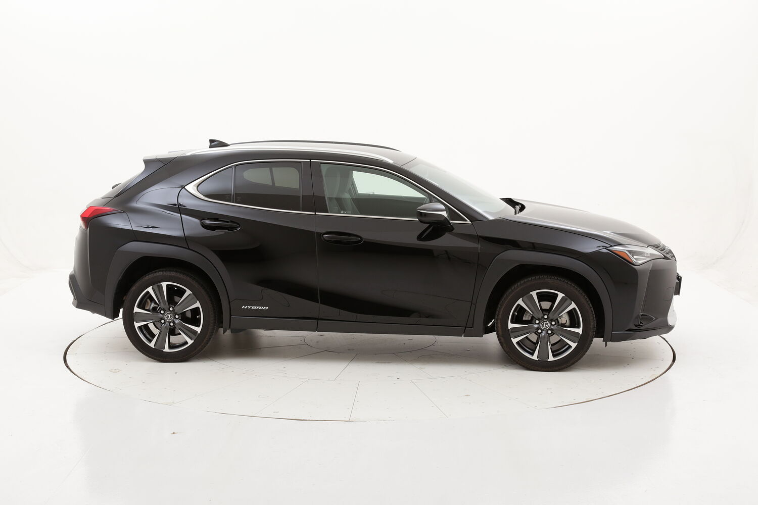 Lexus UX Hybrid Executive usata del 2019 con 18.554 km