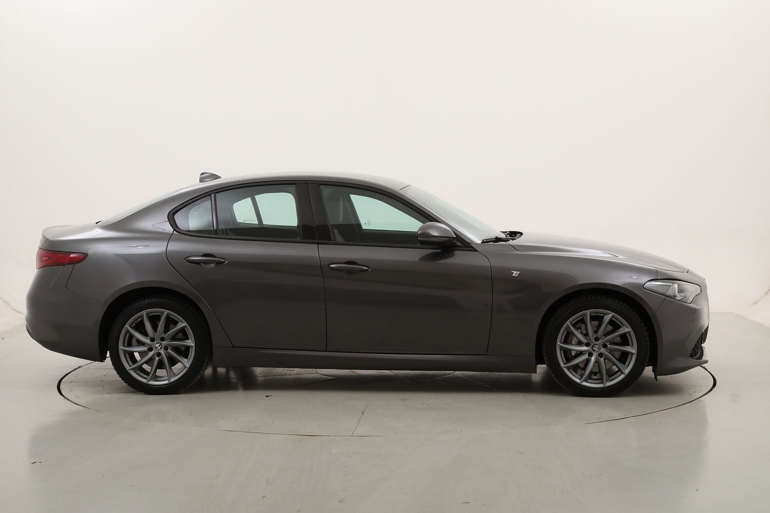 Alfa Romeo Giulia AT8 Q4 usata del 2023 con 81.163 km