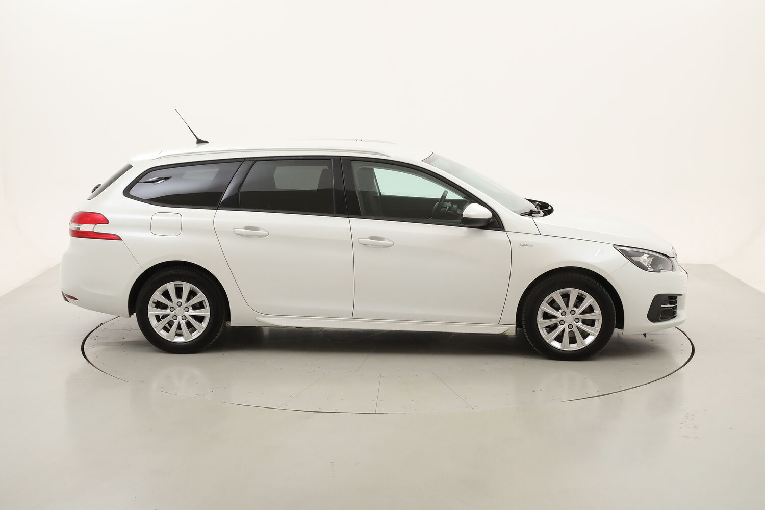 Peugeot 308 SW Style EAT6 usata del 2019 con 114.145 km