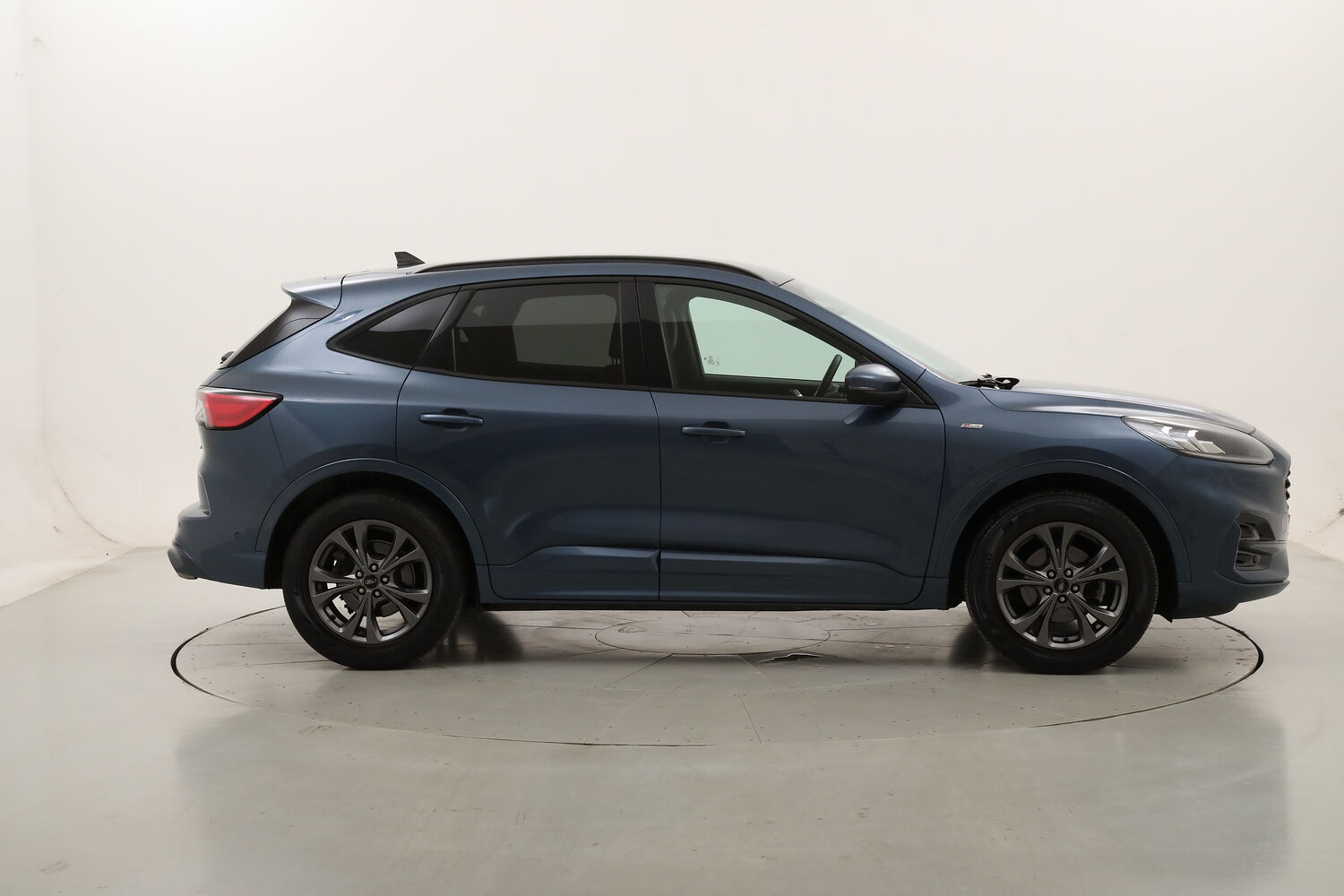 Ford Kuga ST-Line X usata del 2022 con 126.896 km