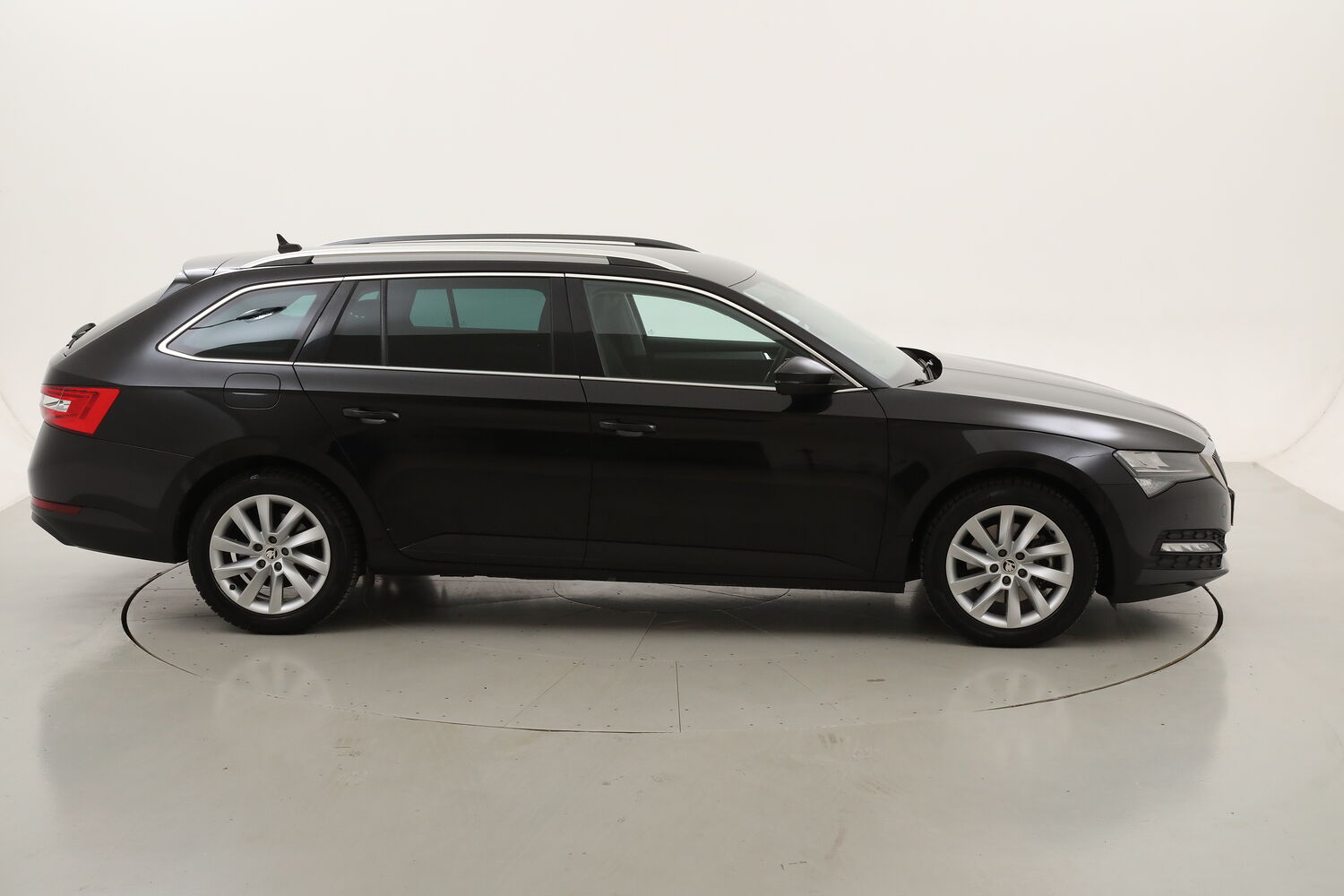 Skoda Superb Wagon Executive usata del 2019 con 87.051 km