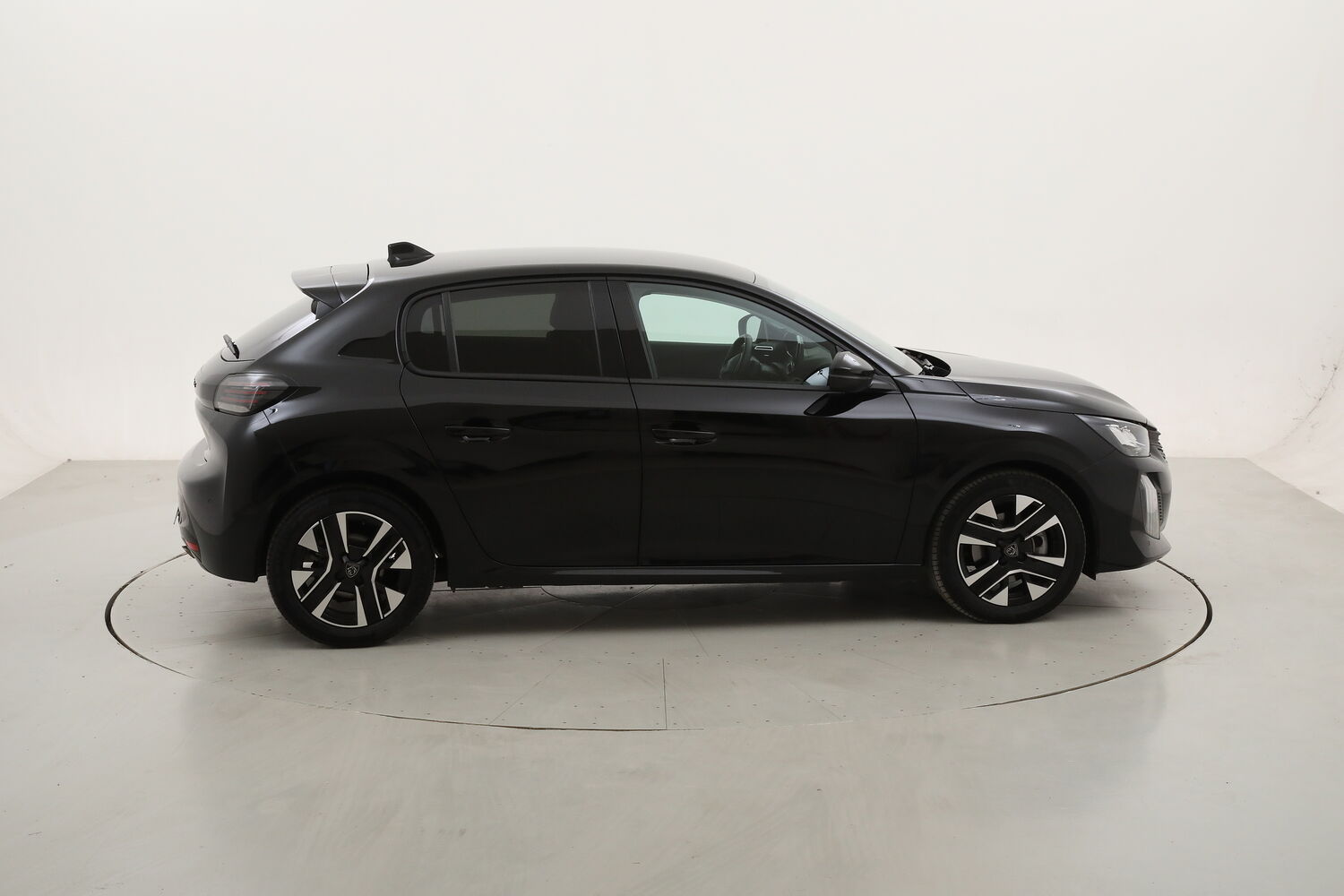 Peugeot 208 Allure usata del 2025 con 18.719 km