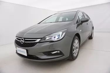 Opel Astra ST Business 1.6 Diesel 110CV Manuale Visione frontale