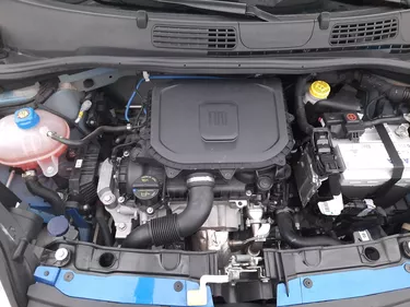 Fiat Panda Hybrid Cross 1.0 Mild Hybrid 69CV Manuale Vano motore