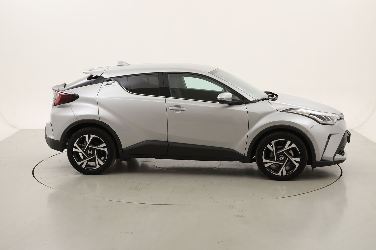 Toyota C-HR Hybrid Morebusiness usata del 2024 con 12.677 km
