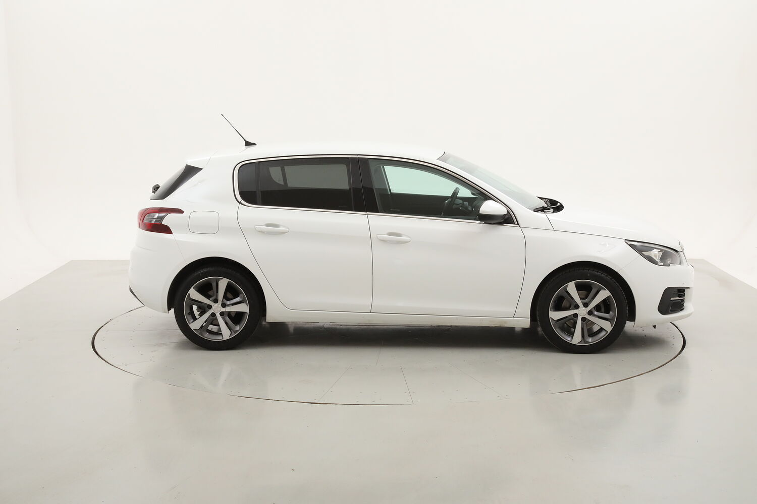 Peugeot 308 Allure usata del 2020 con 84.690 km