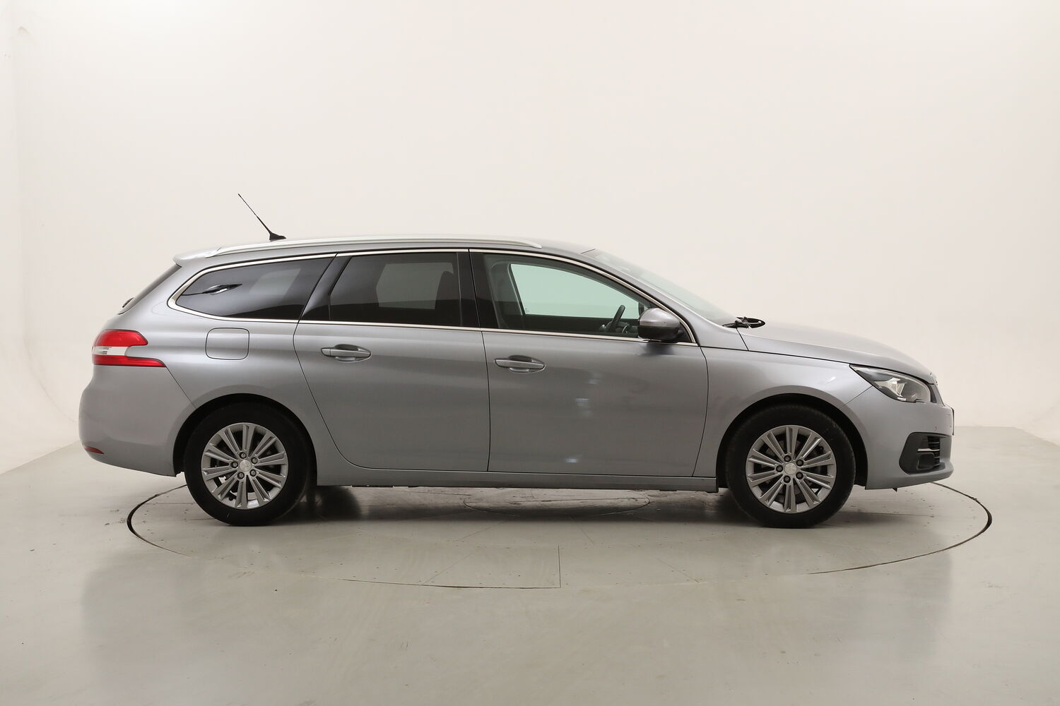 Peugeot 308 Allure Pack EAT8 usata del 2021 con 52.081 km
