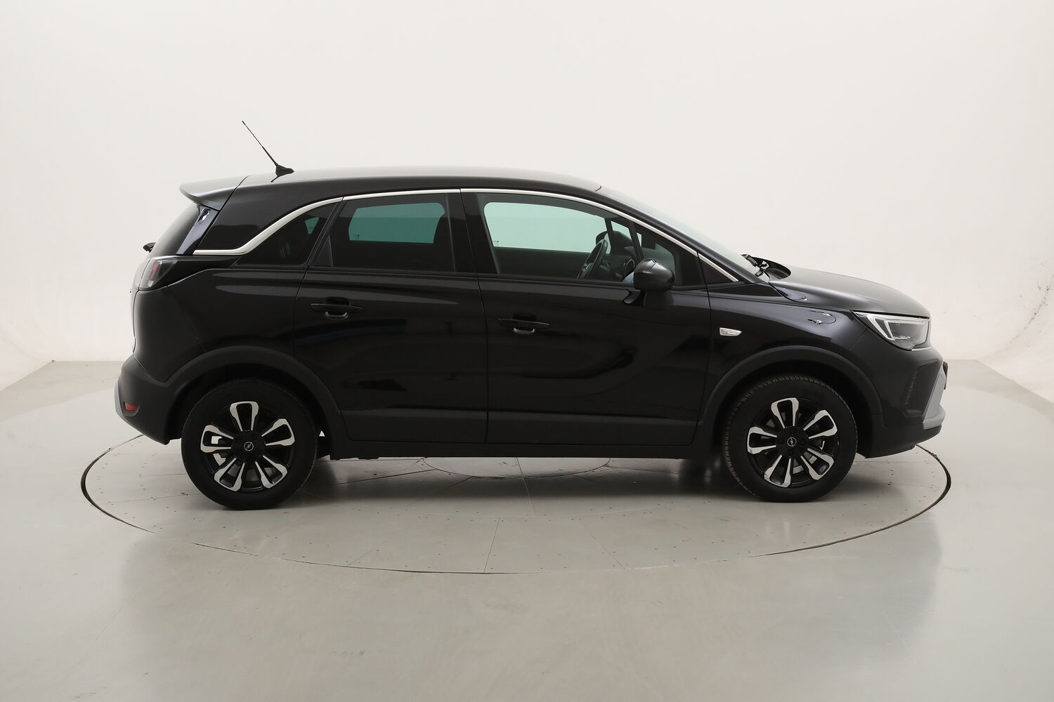 Opel Crossland Elegance AT6 usata del 2024 con 41.533 km