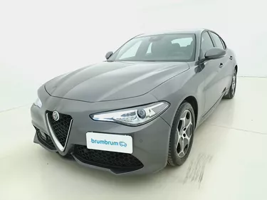 Alfa Romeo Giulia Super Business AT8 2.1 Diesel 160CV Automatico Visione frontale