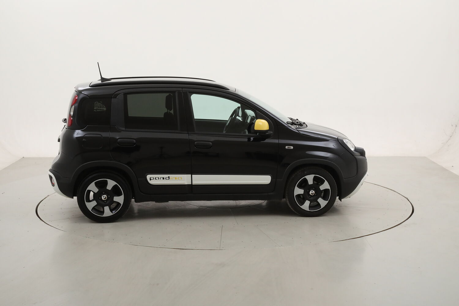 Fiat Panda Hybrid Pandina usata del 2025 con 18.942 km