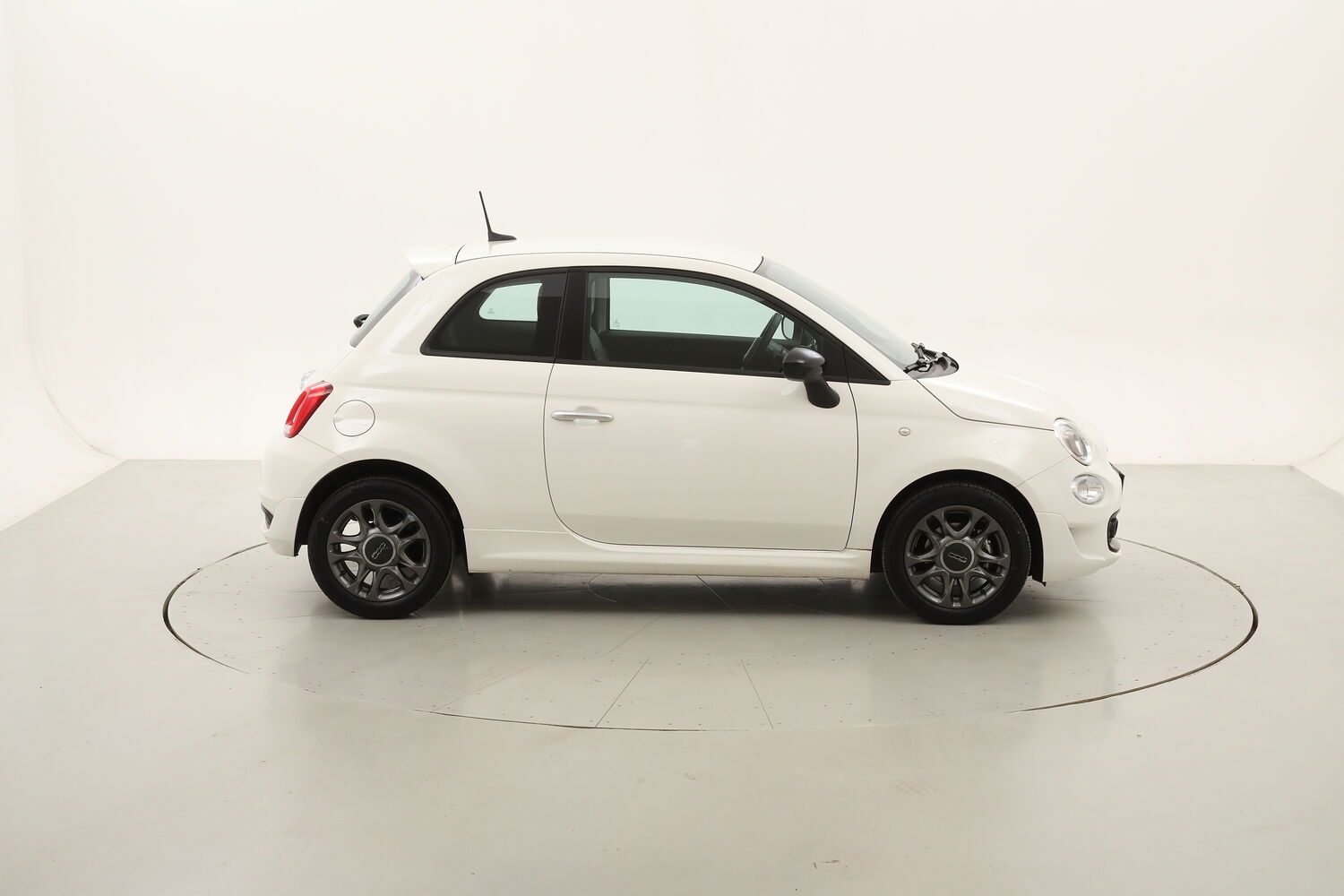 Fiat 500 Hybrid Connect usata del 2021 con 54.757 km