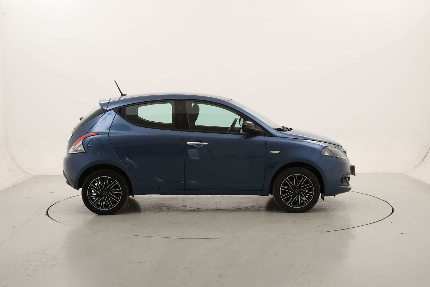 Lancia Ypsilon Hybrid Gold usata del 2023 con 44.998 km