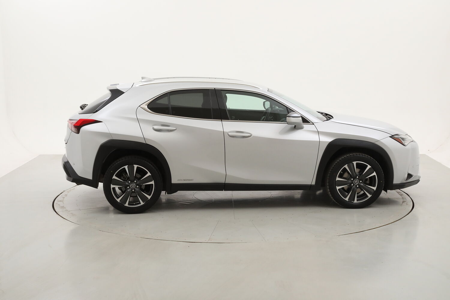 Lexus UX Hybrid Premium usata del 2020 con 67.196 km