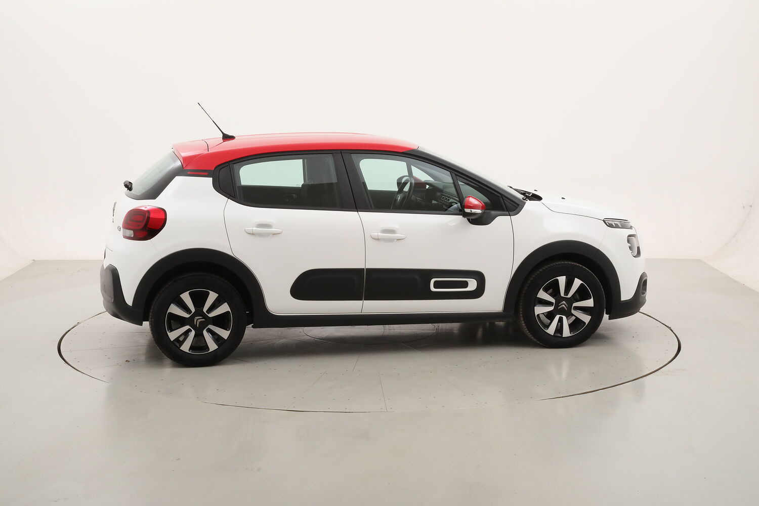 Citroen C3 Shine usata del 2021 con 28.607 km