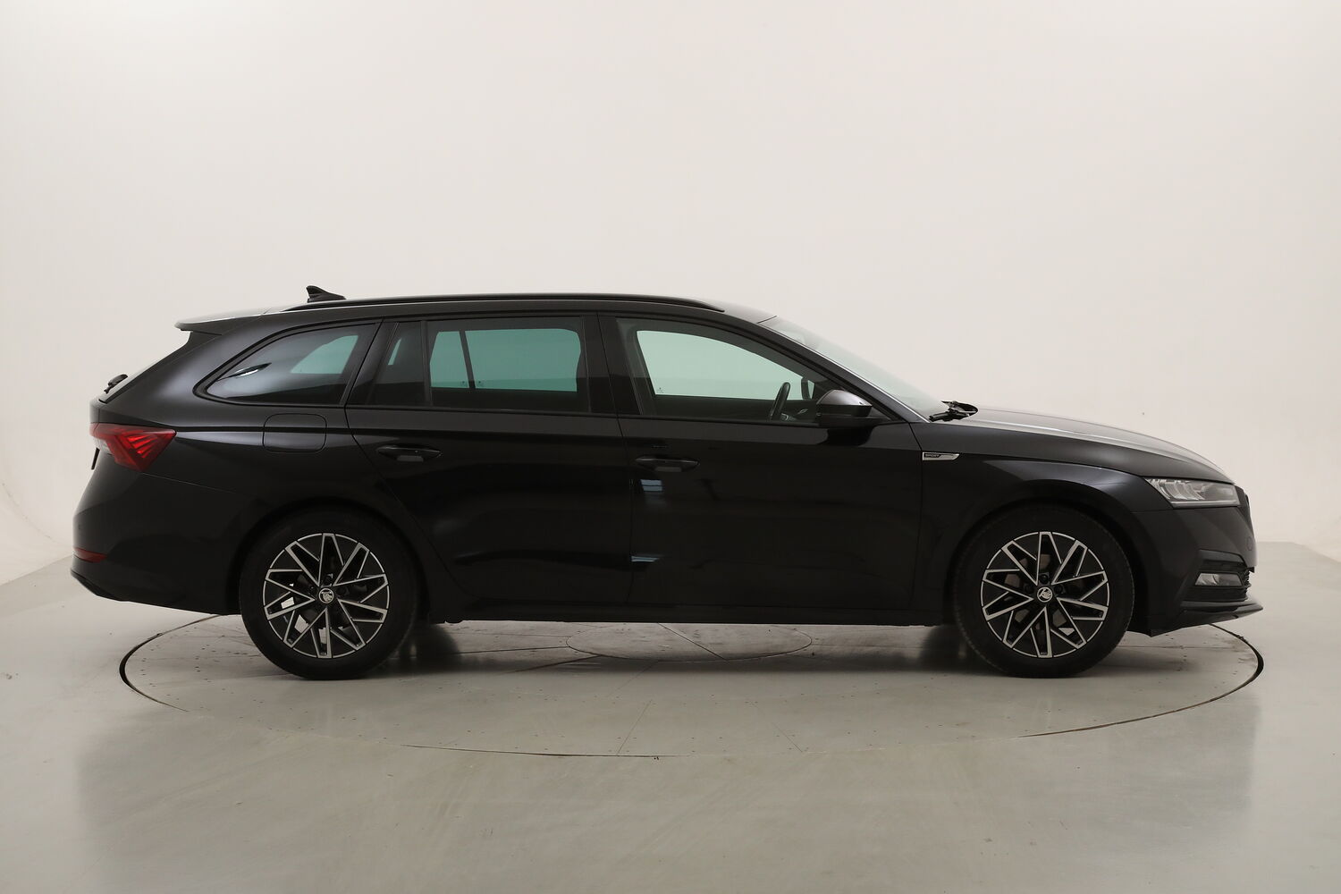 Skoda Octavia Wagon Sportline DSG usata del 2024 con 73.315 km