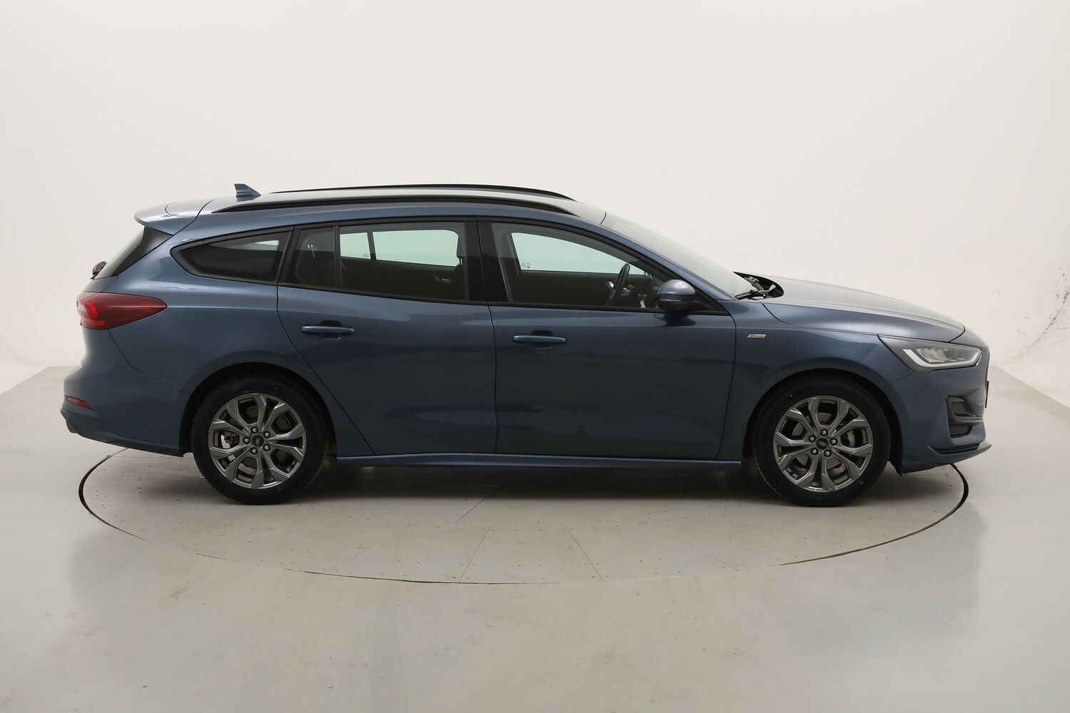 Ford Focus SW Hybrid ST-Line Design Powershift usata del 2023 con 72.049 km