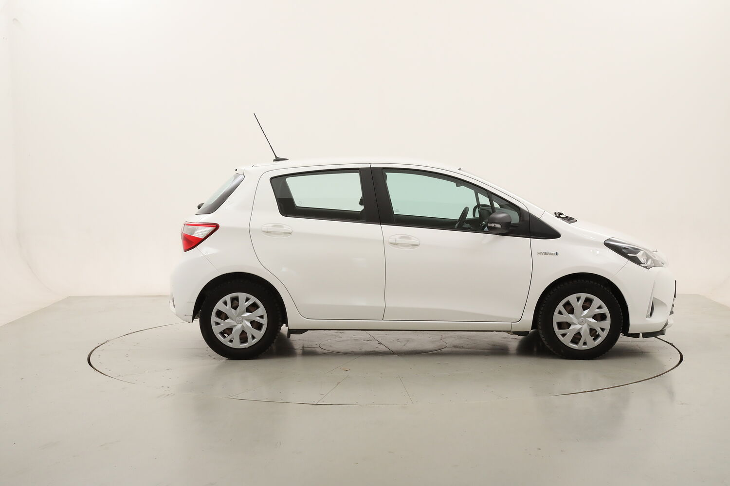 Toyota Yaris Hybrid Business usata del 2020 con 55.716 km