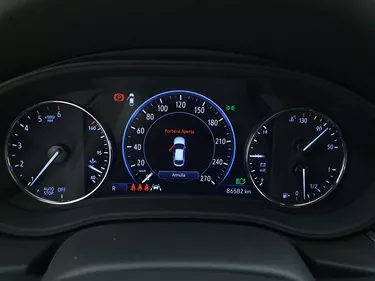 Opel Insignia ST Business AT8 2.0 Diesel 174CV Automatico Interni