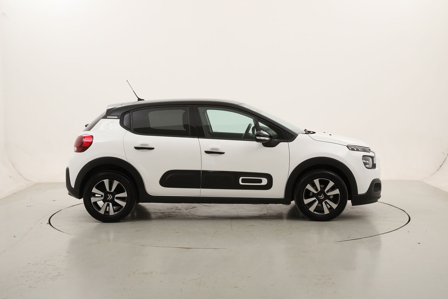 Citroen C3 Shine usata del 2023 con 11.615 km