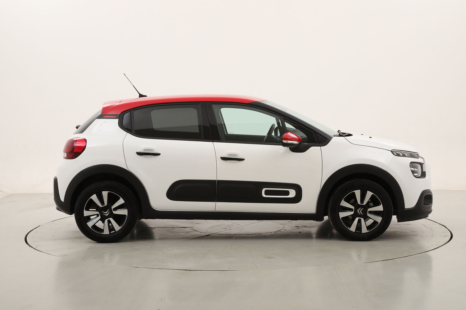 Citroen C3 Shine usata del 2023 con 8.160 km