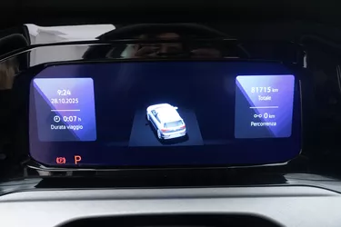 Volkswagen Golf Life DSG 1.0 Mild Hybrid 110CV Automatico Interni