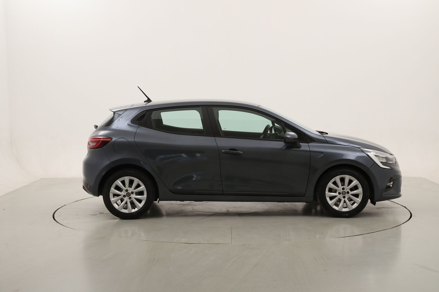 Renault Clio Business usata del 2020 con 75.365 km