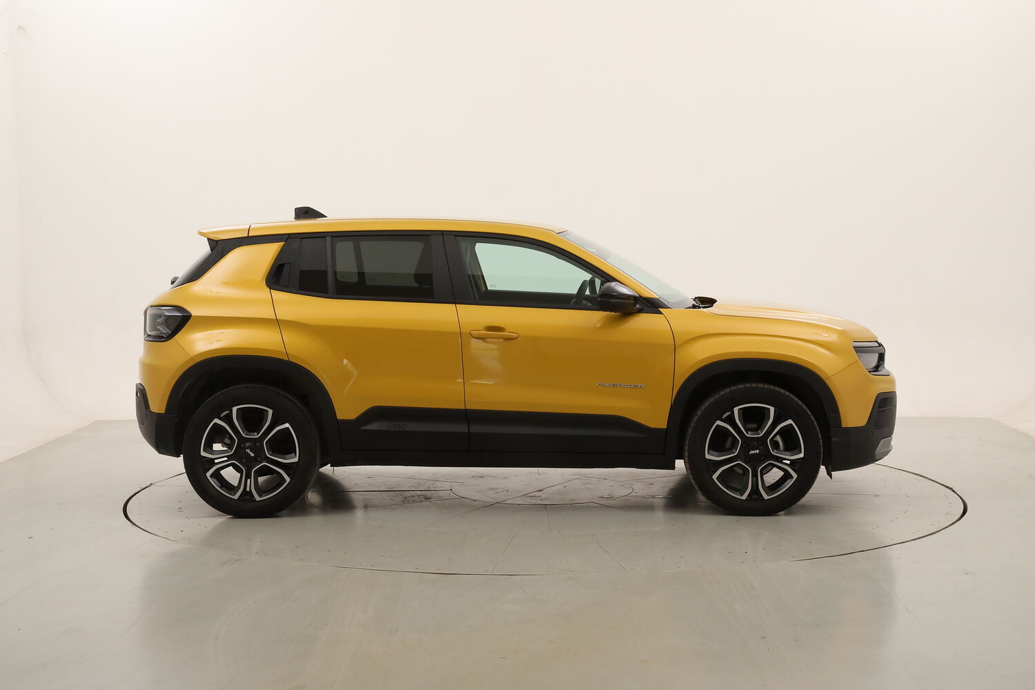Jeep Avenger Summit usata del 2025 con 14.393 km
