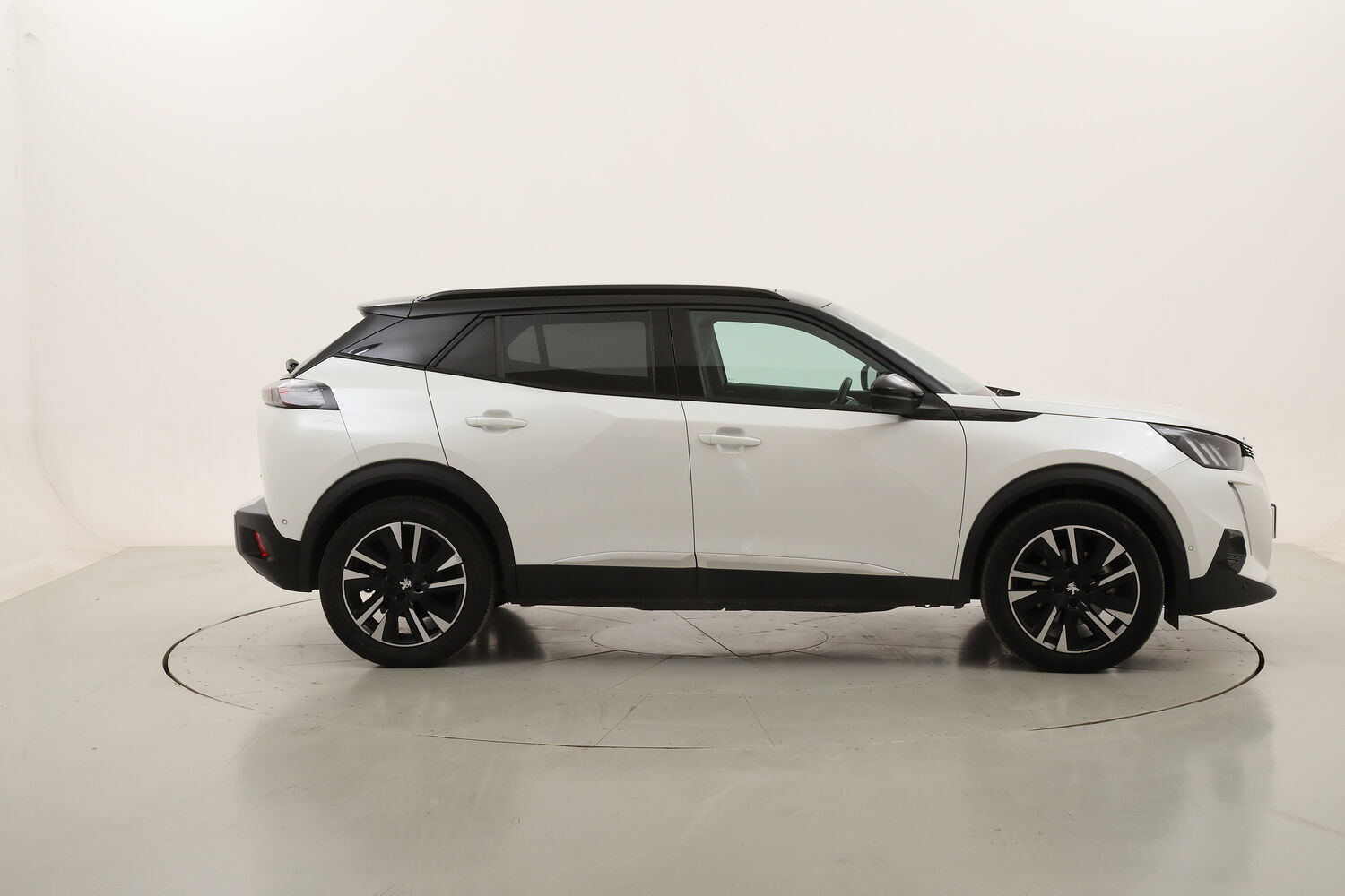 Peugeot 2008 GT usata del 2020 con 77.052 km