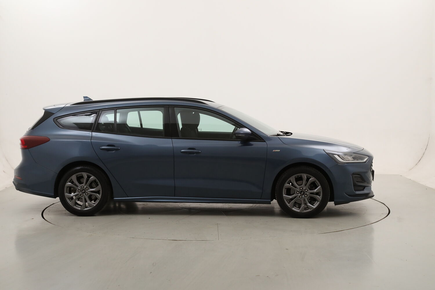 Ford Focus SW Hybrid ST-Line Design Powershift usata del 2023 con 86.659 km