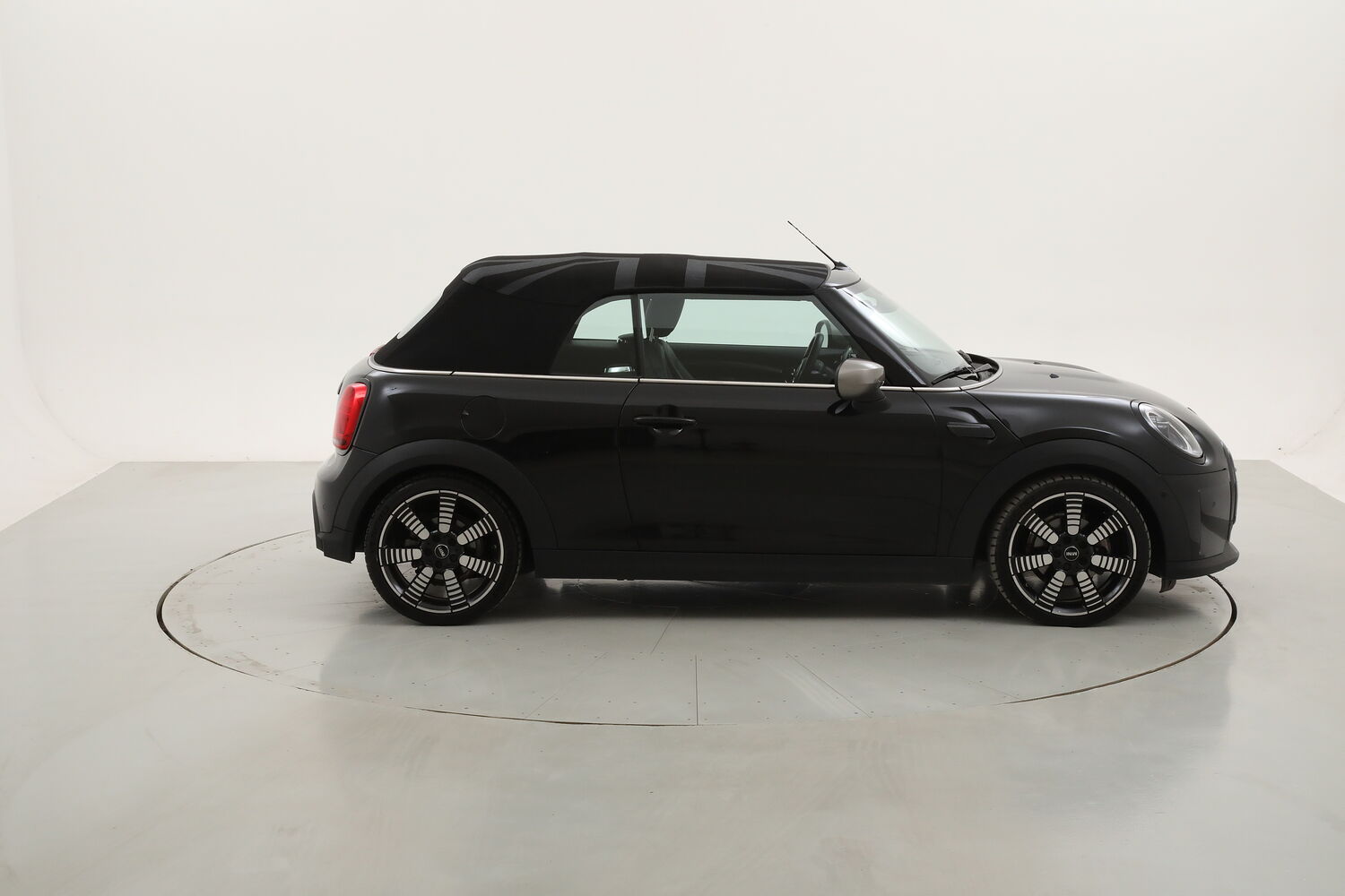 Mini Cabrio Cabrio Cooper Yours usata del 2023 con 48.875 km