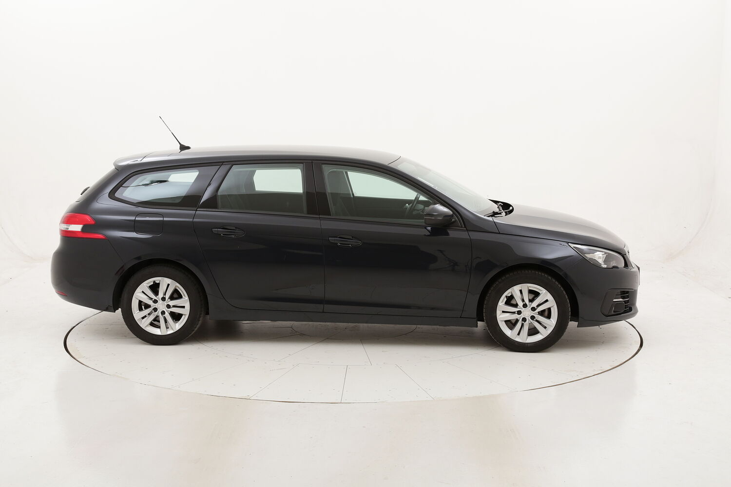 Peugeot 308 SW Business usata del 2019 con 71.732 km