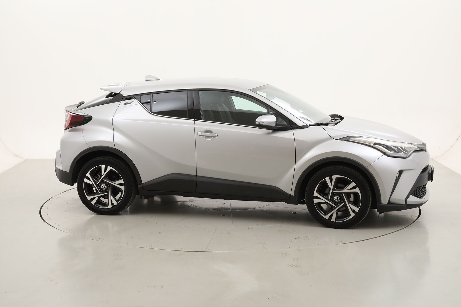 Toyota C-HR Hybrid Morebusiness usata del 2024 con 10.230 km