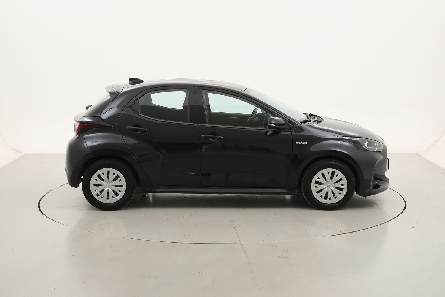 Toyota Yaris Hybrid Business usata del 2021 con 53.467 km