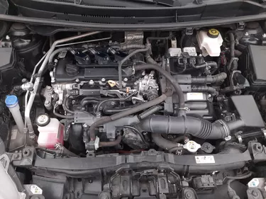 Toyota Yaris Hybrid Business 1.5 Full Hybrid 116CV Automatico Vano motore