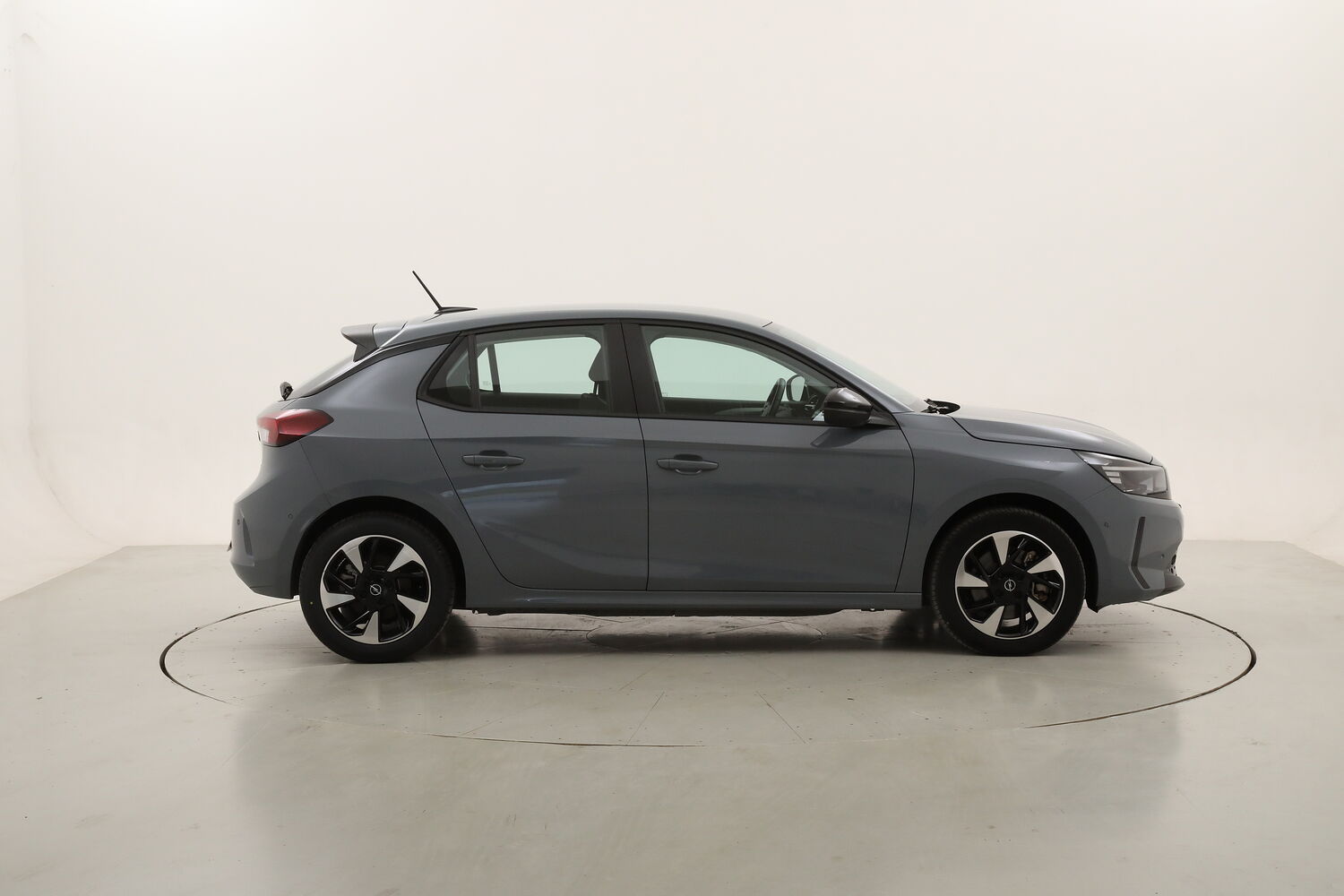 Opel Corsa-e Electric usata del 2024 con 9.862 km