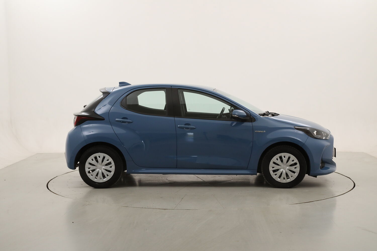 Toyota Yaris Hybrid Business usata del 2021 con 90.411 km