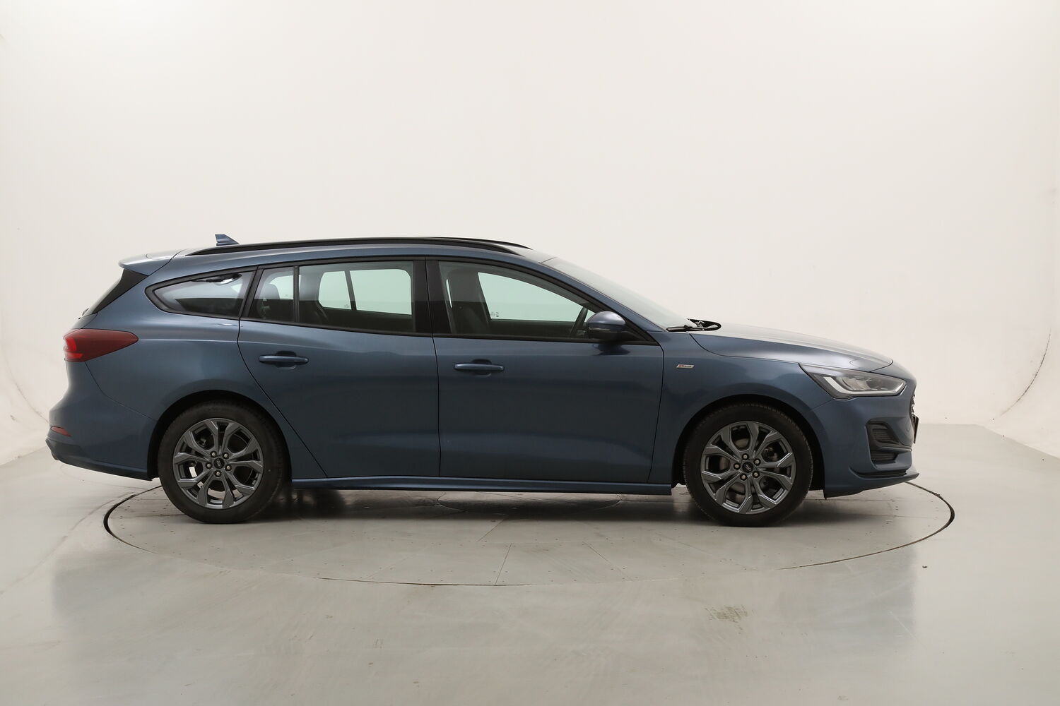 Ford Focus SW Hybrid ST-Line Design usata del 2023 con 88.726 km