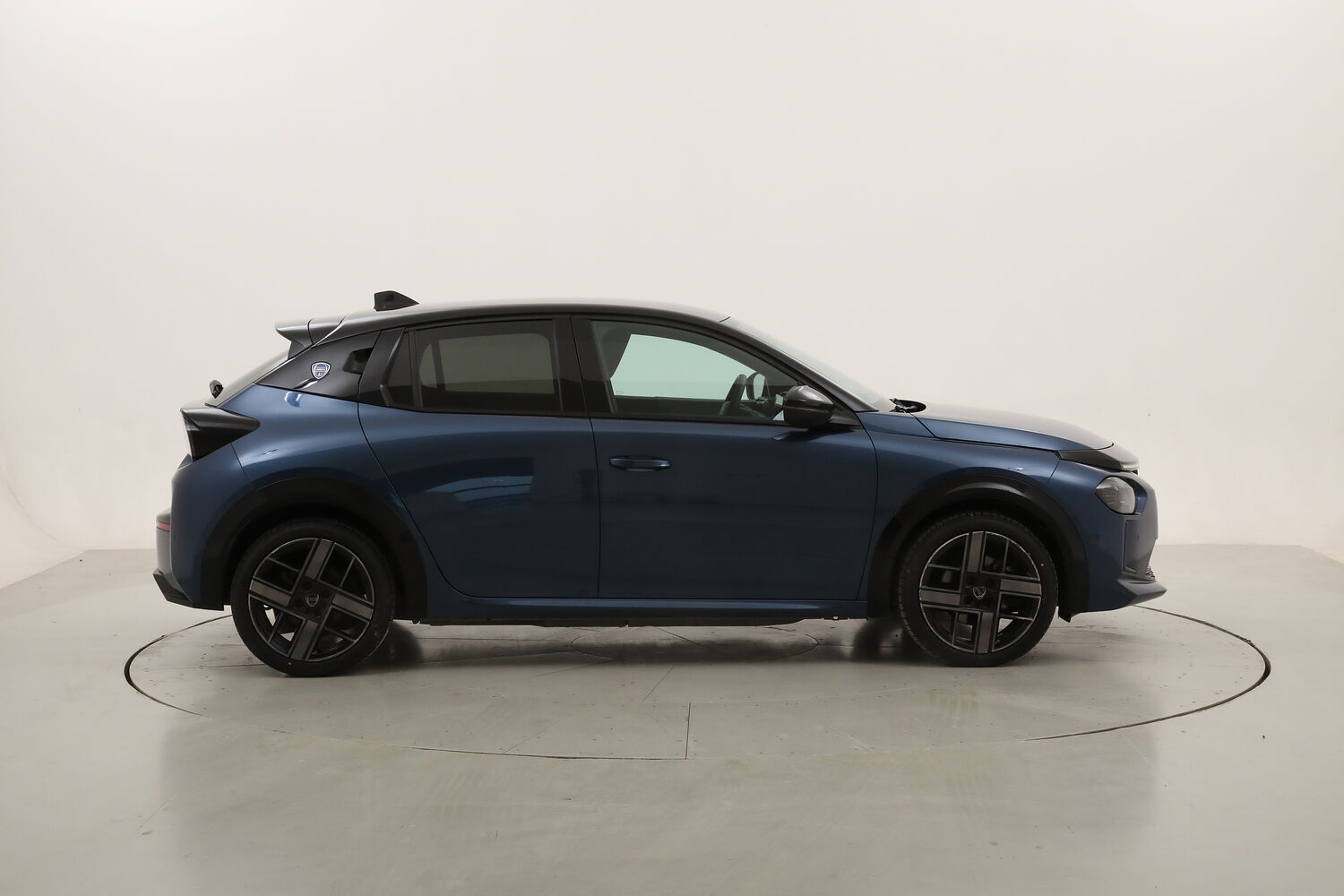 Lancia Ypsilon 51 kWh LX usata del 2024 con 22.693 km