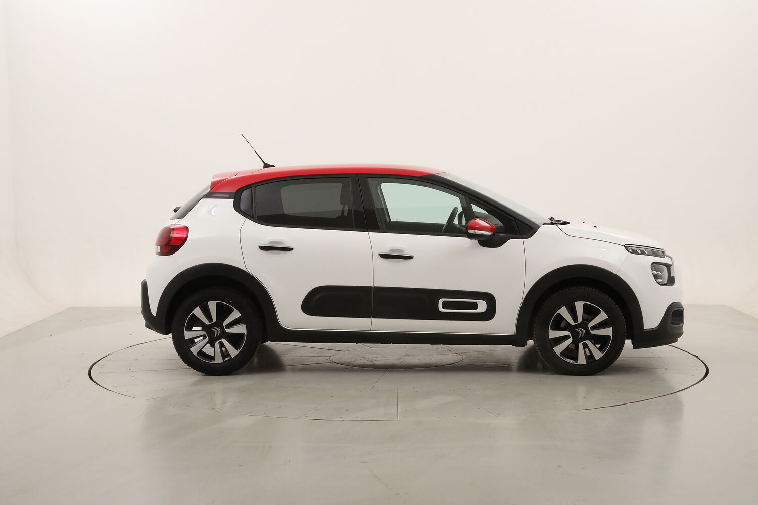Citroen C3 Shine usata del 2023 con 38.066 km