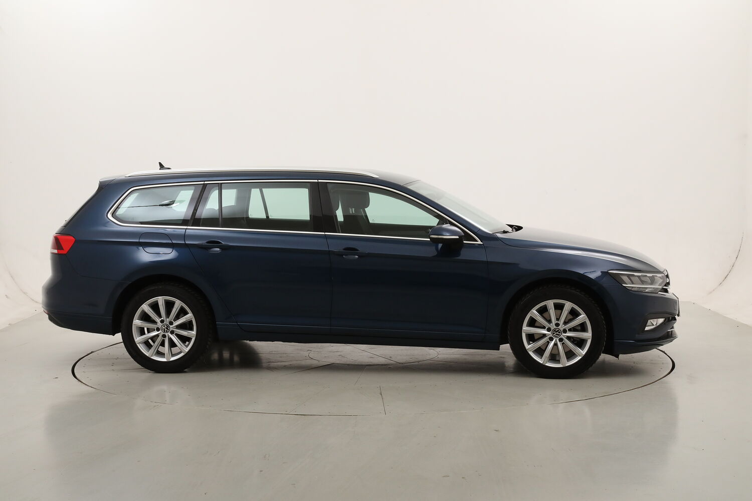 Volkswagen Passat Variant Business DSG usata del 2022 con 90.934 km