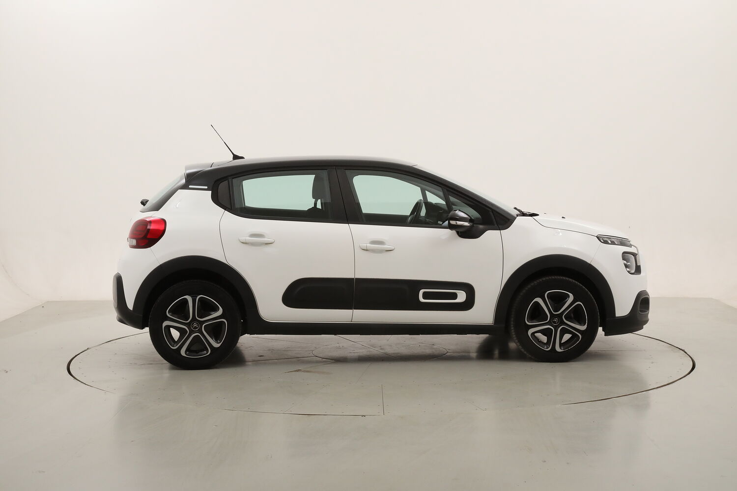 Citroen C3 Shine usata del 2022 con 29.077 km