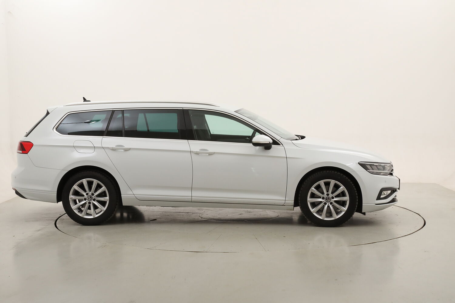 Volkswagen Passat Business DSG usata del 2022 con 88.919 km
