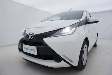 Toyota Aygo x-play 1.0 Benzina 69CV Manuale Visione frontale