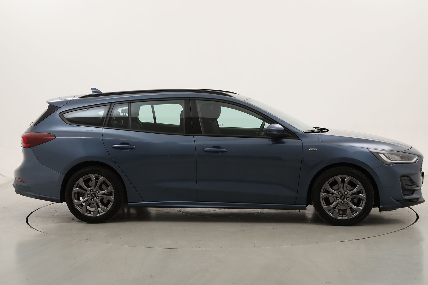 Ford Focus SW Hybrid ST-Line Design usata del 2023 con 77.973 km