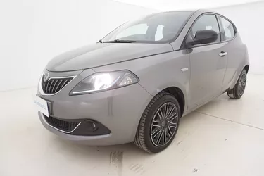 Lancia Ypsilon Hybrid Gold 1.0 Mild Hybrid 70CV Manuale Visione frontale