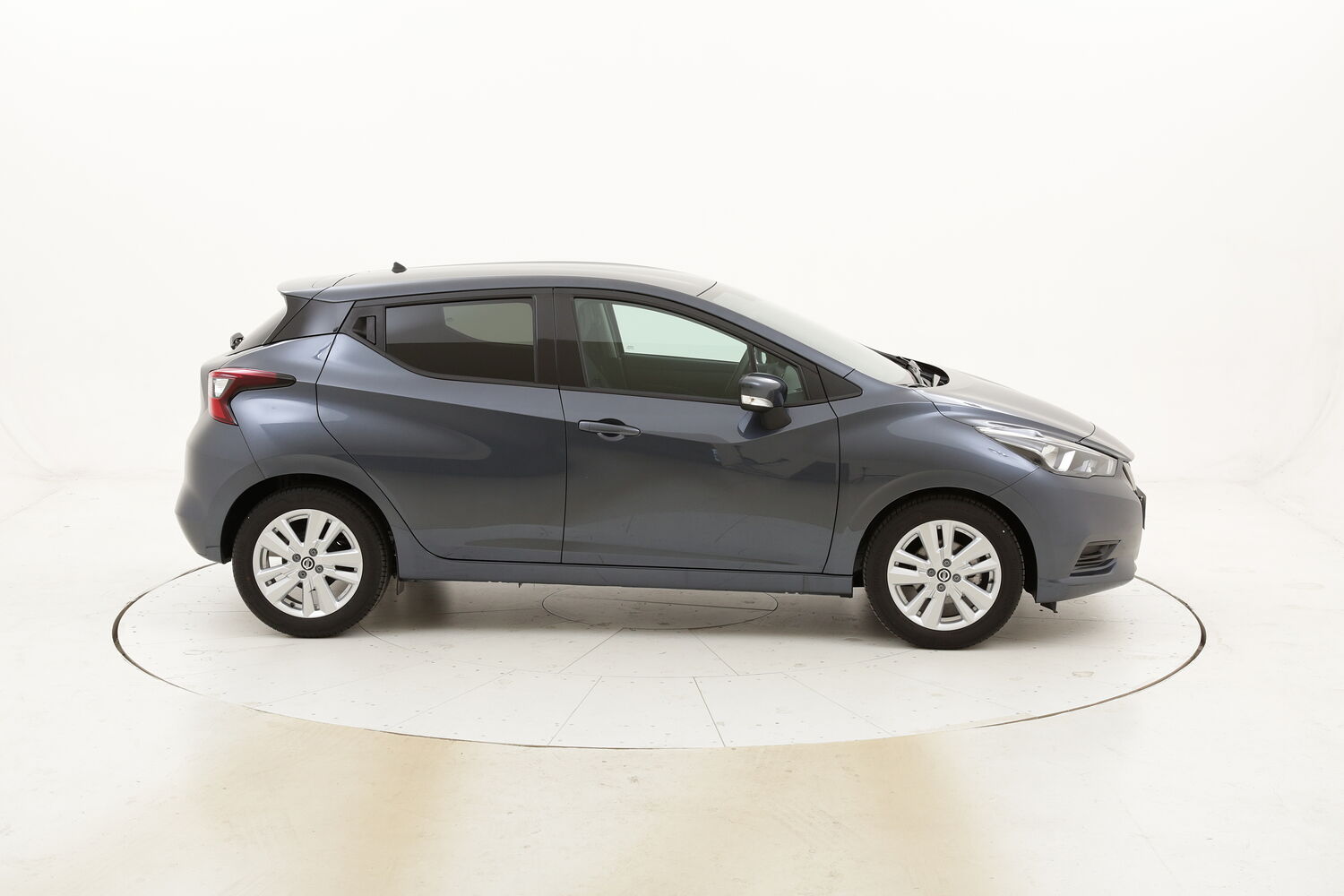 Nissan Micra a noleggio a lungo termine