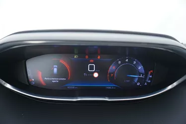 Peugeot 3008 Active Pack 1.2 Benzina 131CV Manuale Interni