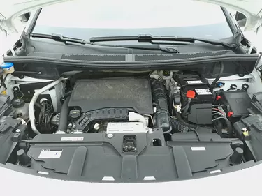 Peugeot 3008 Active Pack 1.2 Benzina 131CV Manuale Vano motore