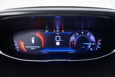 Peugeot 3008 Active Pack 1.2 Benzina 131CV Automatico Interni